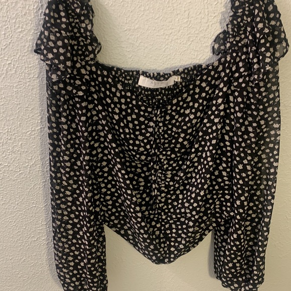 Long Sleeve Cropped Top - Picture 2 of 5